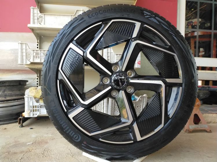 แม็กขอบ 19 สีเดิม พร้อมยางคอนติ 235 45 19 ปี23ใส่ chr innova camry revo vigo bydอื่นๆ 5 รู 120 รูปที่ 3