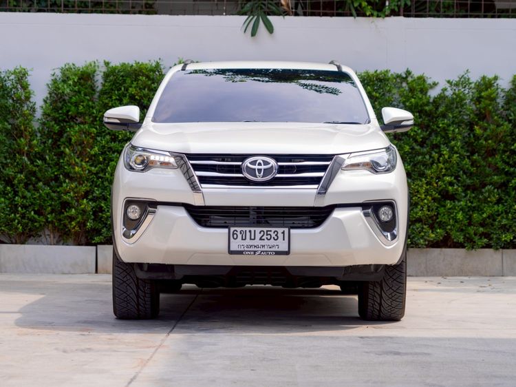 Toyota Fortuner 2016 2.8 V 4WD Utility-car ดีเซล ไม่ติดแก๊ส เกียร์อัตโนมัติ ขาว รูปที่ 2
