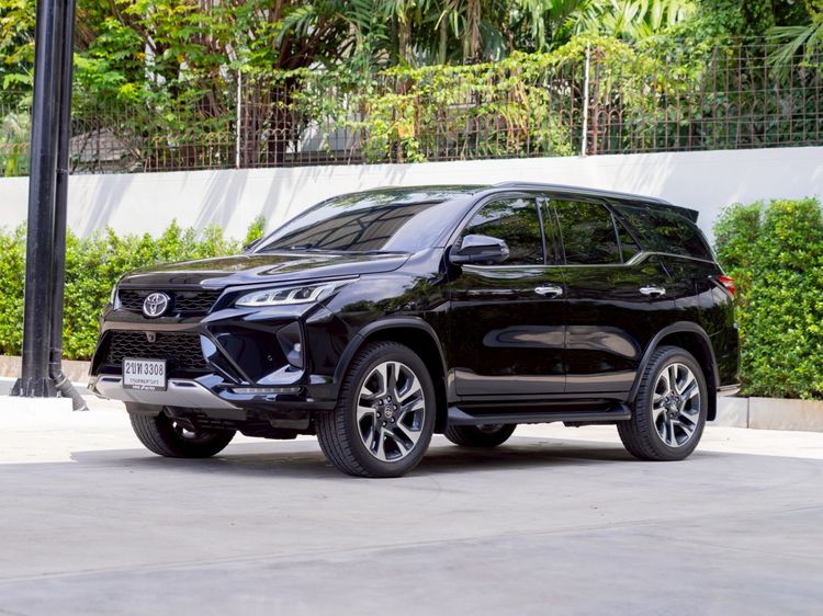 Toyota Fortuner 2021 2.4 Legender 4WD Utility-car ดีเซล ไม่ติดแก๊ส เกียร์อัตโนมัติ ดำ รูปที่ 3