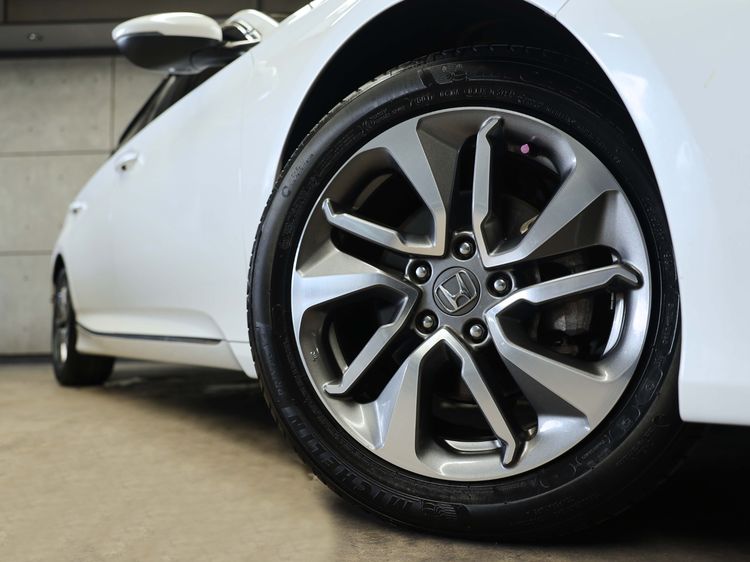 Honda Accord 2021 1.5 Turbo EL Sedan เบนซิน ไม่ติดแก๊ส เกียร์อัตโนมัติ ขาว รูปที่ 4