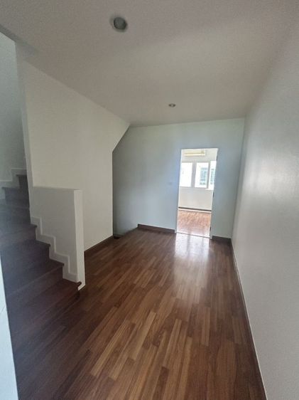 มีบางส่วน ไม่ใช่ Rent ให้เช่า ทาวน์โฮม  ดิเอ็กซ์คลูซีฟ พัฒนาการ 44 
The Exclusive Pattanakarn 44 
 รูปที่ 3