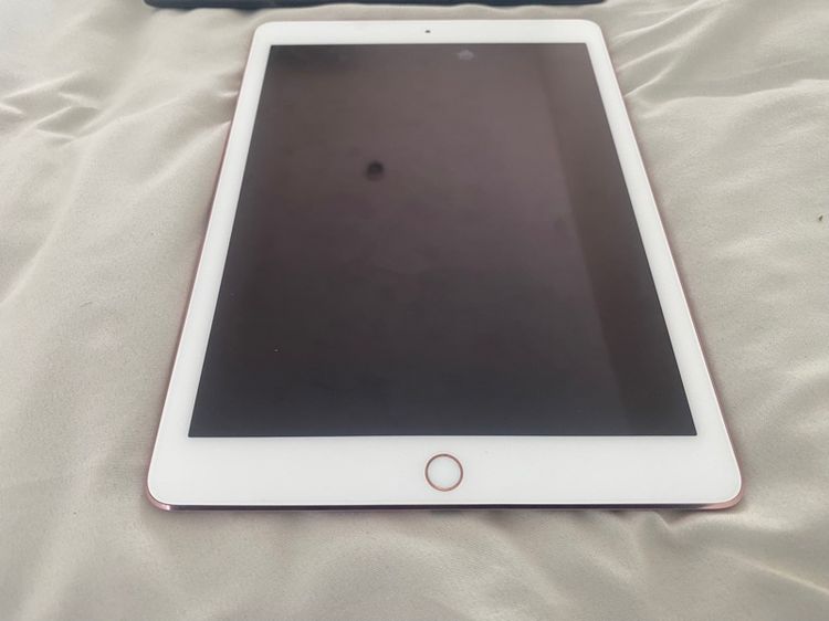 Ipad Pro 9.7 นิ้ว 32GB Wifi,Celular แถม ipad Pro Smart Keyboard สภาพสวย ไม่มีลอยตก รูปที่ 3