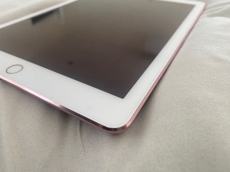 Ipad Pro 9.7 นิ้ว 32GB Wifi,Celular แถม ipad Pro Smart Keyboard สภาพสวย ไม่มีลอยตก รูปที่ 5