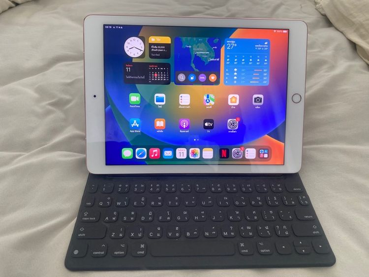 Apple 32 GB Ipad Pro 9.7 นิ้ว 32GB Wifi,Celular แถม ipad Pro Smart Keyboard สภาพสวย ไม่มีลอยตก