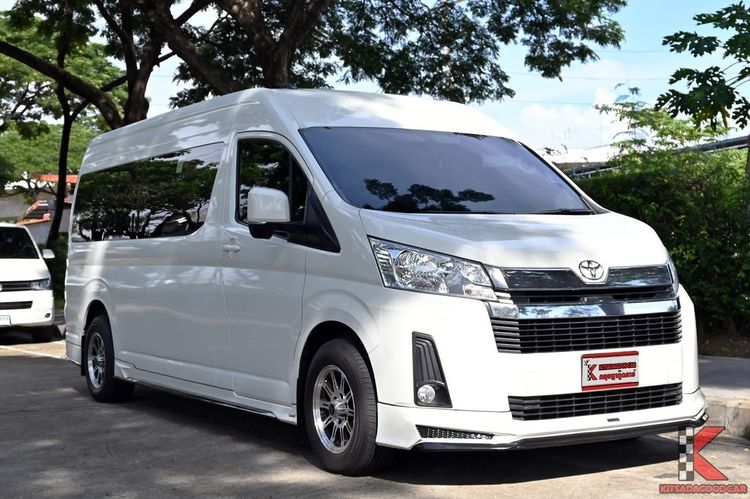 Toyota Commuter 2020 2.8 Van ดีเซล ไม่ติดแก๊ส เกียร์อัตโนมัติ ขาว