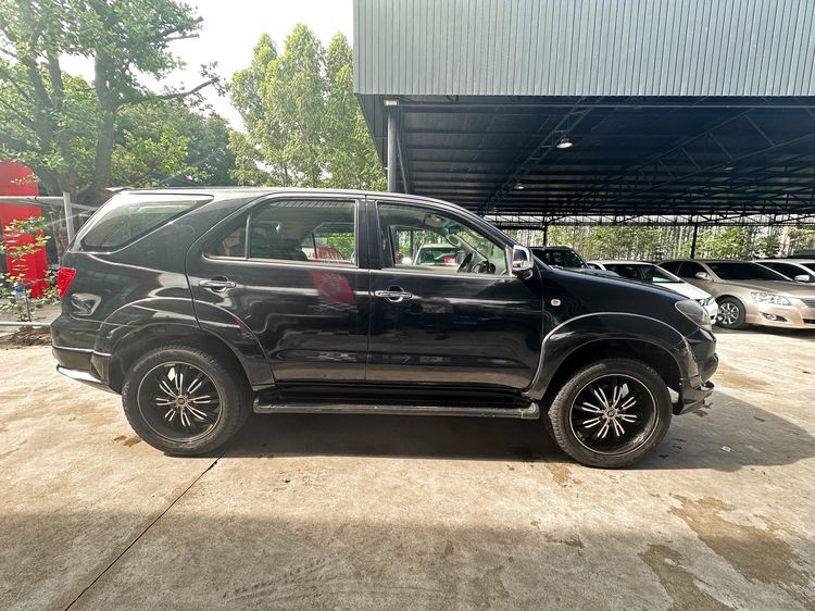 Toyota Fortuner 2005 3.0 G 4WD Utility-car ดีเซล เกียร์ธรรมดา ดำ รูปที่ 4