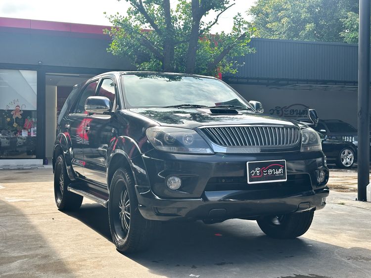 Toyota Fortuner 2005 3.0 G 4WD Utility-car ดีเซล เกียร์ธรรมดา ดำ รูปที่ 3