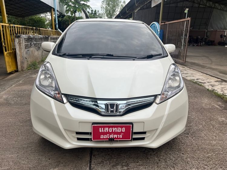 Honda Jazz 2013 1.3 Hybrid Sedan เบนซิน ไม่ติดแก๊ส เกียร์อัตโนมัติ ขาว รูปที่ 3