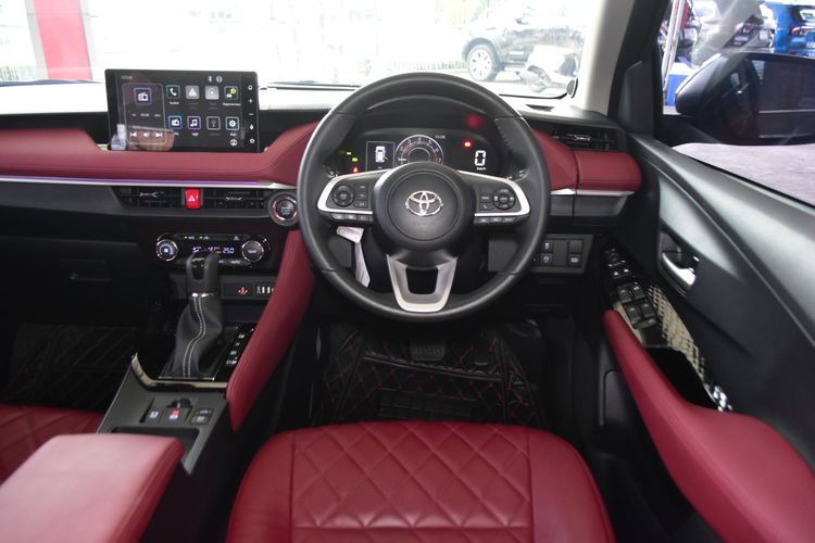 Toyota Yaris ATIV 2023 1.2 Premium Luxury Sedan เบนซิน ไม่ติดแก๊ส เกียร์อัตโนมัติ เทา รูปที่ 3