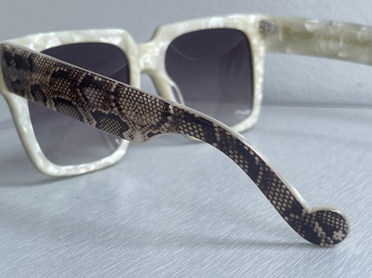 แว่นกันแดด ANNA-KARIN KARLSSON เฟรมลายงู ทรงสวย รูปที่ 15