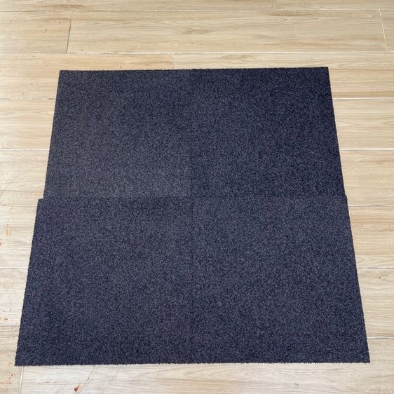 พรมแผ่นปูพื้น พื้นหลังสักหลาด สีดำเข้มผสม