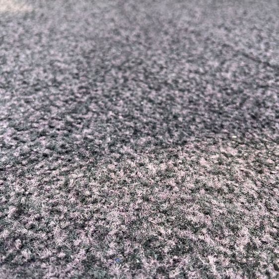 พรมแผ่นปูพื้น พื้นหลังสักหลาด สีดำเข้มผสม รูปที่ 10