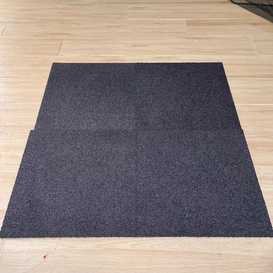 พรมแผ่นปูพื้น พื้นหลังสักหลาด สีดำเข้มผสม รูปที่ 2