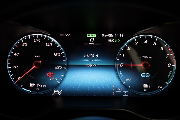 Mercedes-Benz GLC-Class 2021 GLC300e Utility-car ปลั๊กอินไฮบริด (PHEV) เกียร์อัตโนมัติ ดำ รูปที่ 4