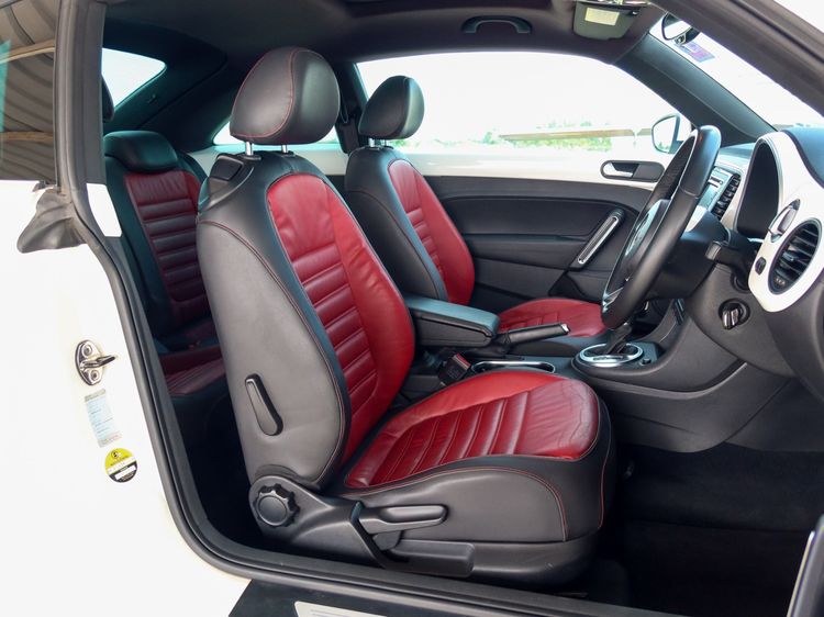 Volkswagen Beetle 2013 1.2 TSi Sedan เบนซิน ไม่ติดแก๊ส เกียร์อัตโนมัติ ขาว รูปที่ 3