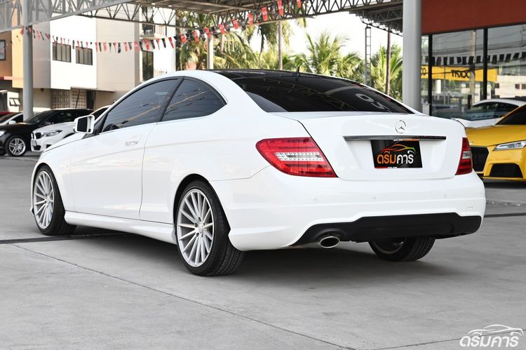 Mercedes-Benz C-Class 2014 C180 AMG Sedan เบนซิน ไม่ติดแก๊ส เกียร์อัตโนมัติ ขาว รูปที่ 3