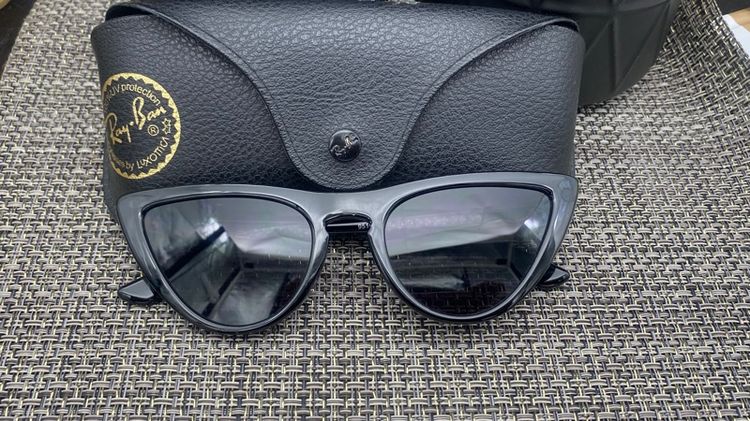 แว่นกันแดด Ray-Ban