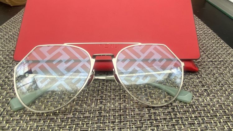 แว่นตา Fendi