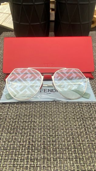 แว่นตา Fendi รูปที่ 2