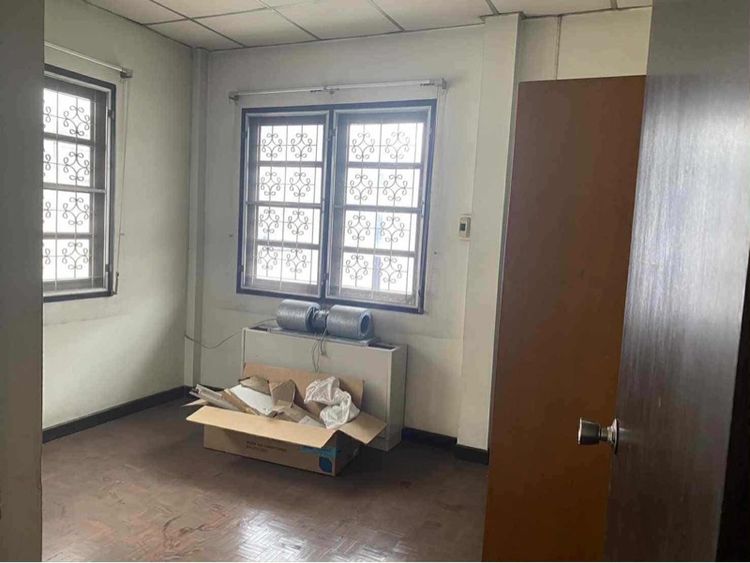 Land and Houses มีบางส่วน สร้างเสร็จก่อน 2010 ใช่ หมู่บ้านชัยพฤกษ์ รูปที่ 2