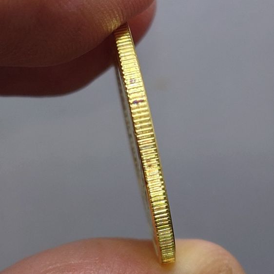 เหรียญทองคำ 6000 บาท (หนัก 15 กรัม) ที่ระลึกเฉลิมพระชนมพรรษา 5 รอบ สมเด็จพระนางเจ้าสิริกิติ์ พระบรมราชินีนาถ พ.ศ.2535 รูปที่ 6