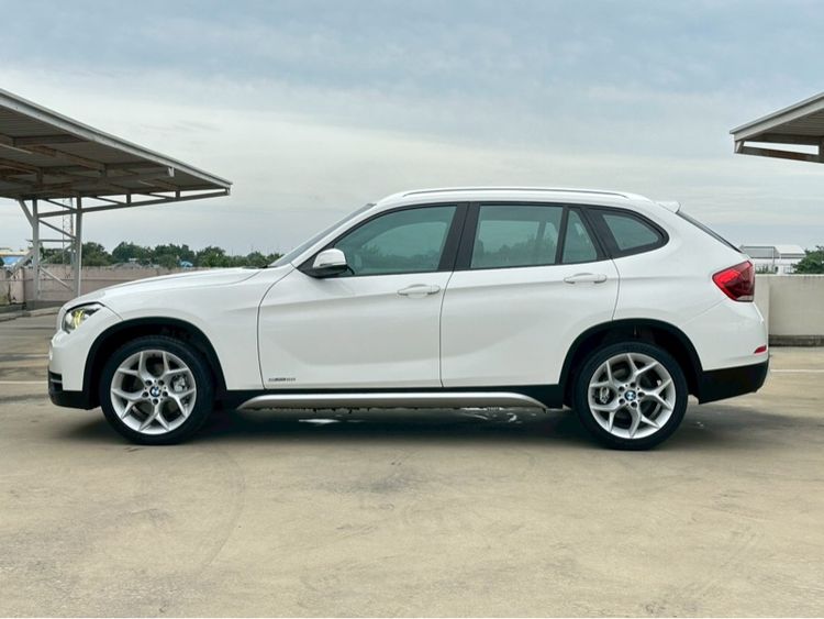 BMW X1 2013 2.0 sDrive18i xLine Utility-car เบนซิน ไม่ติดแก๊ส เกียร์อัตโนมัติ ขาว รูปที่ 4