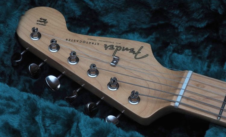 ขาย Fender 2023 Steve Lacy People Pleaser รูปที่ 2