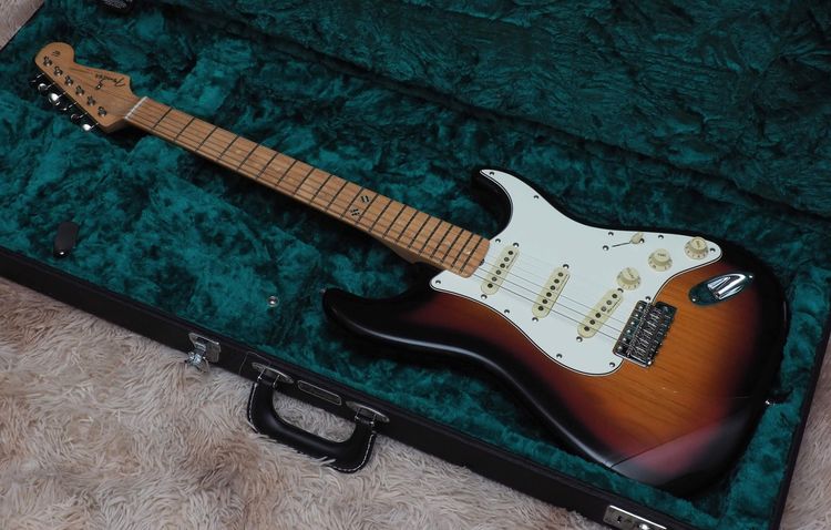 กีต้าร์ไฟฟ้า ขาย Fender 2023 Steve Lacy People Pleaser