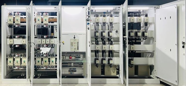 ขายตู้ Mdb Main air circuit breaker Mitsubishi 2500A breaker ย่อย Mitsubishi 16 ตัว Capbank 80kvar 525V x 10step Pipat Mobile 098-2641749 รูปที่ 3