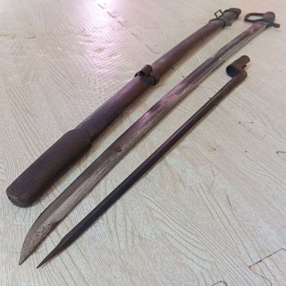 ดาบยาวสหภาพโซเวียตและหอกปลายปืuแหลมเก่าๆ  ไม่คม รูปที่ 5