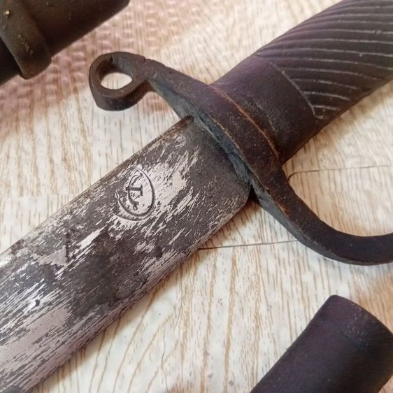 ดาบยาวสหภาพโซเวียตและหอกปลายปืuแหลมเก่าๆ  ไม่คม รูปที่ 7