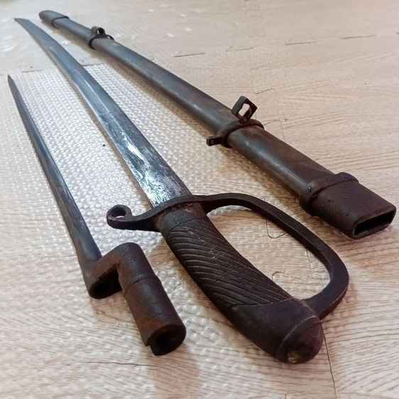 ดาบยาวสหภาพโซเวียตและหอกปลายปืuแหลมเก่าๆ  ไม่คม รูปที่ 2