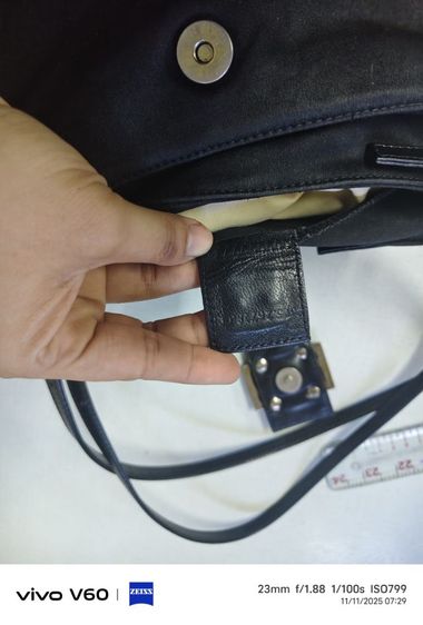 กระเป๋า คล้องไหล่ FENDIแท้ รูปที่ 6