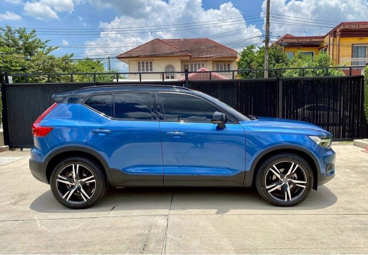 Volvo XC40 2020 2.0 T4 Momentum Utility-car ดีเซล ไม่ติดแก๊ส เกียร์อัตโนมัติ ฟ้า รูปที่ 2