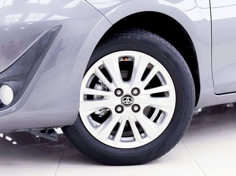 Toyota Yaris ATIV 2018 1.2 S Sedan เบนซิน ไม่ติดแก๊ส เกียร์อัตโนมัติ เทา รูปที่ 4