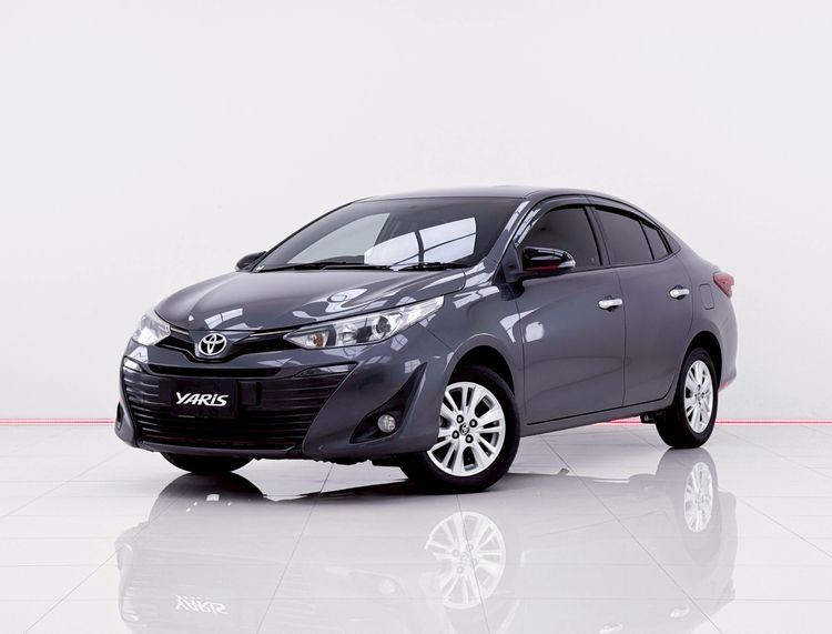 รถ Toyota Yaris ATIV 1.2 S สี เทา