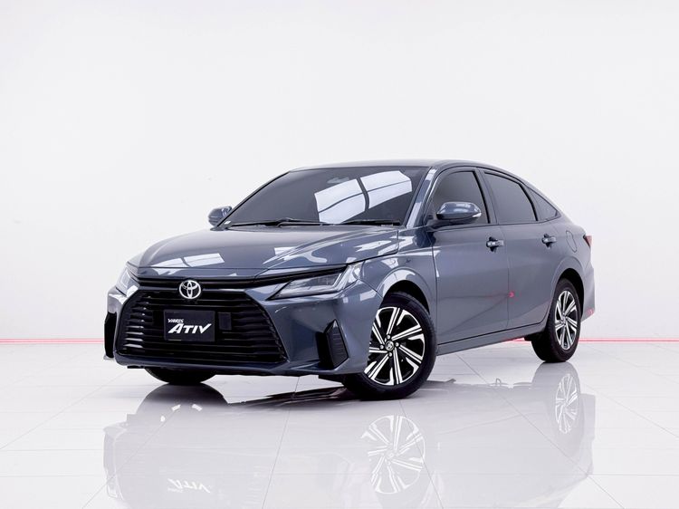 รถ Toyota Yaris ATIV 1.2 Smart สี เทา