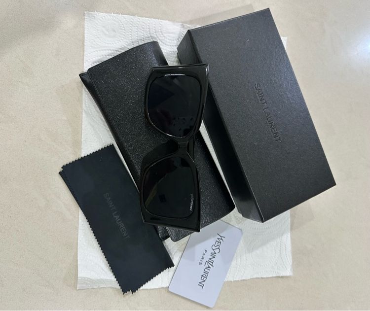 แว่นตากันแดด YSL รูปที่ 6