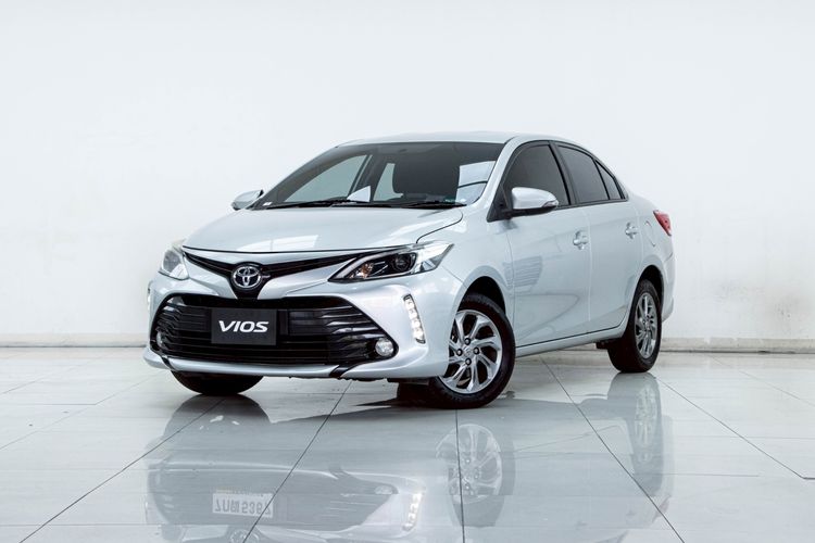 รถ Toyota Vios 1.5 G สี เทา