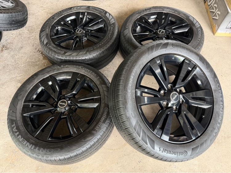 แม็ก MU-X Phantom ขอบ20 สภาพสวย สีเดิมโรงงาน  พร้อมยาง Continental 265-50-20 ปี25