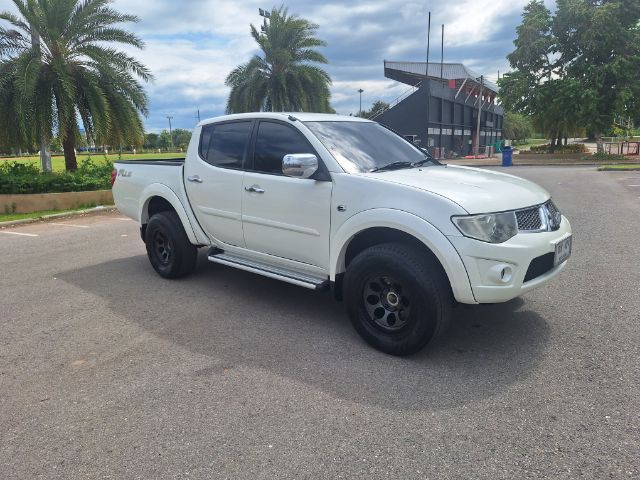 Mitsubishi Triton 2013 2.5 Plus GLS VG Turbo Pickup ดีเซล ไม่ติดแก๊ส เกียร์อัตโนมัติ ขาว รูปที่ 3