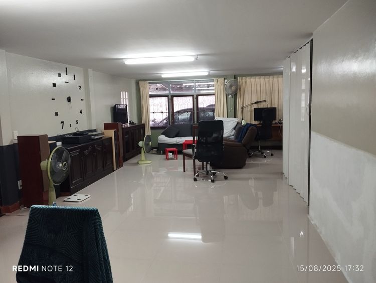 มีบางส่วน บ้านเดี่ยว 2 ชั้น บนเนื้อที่ 71 ตรว ซอย เรวดี 37 นนทบุรี รูปที่ 2