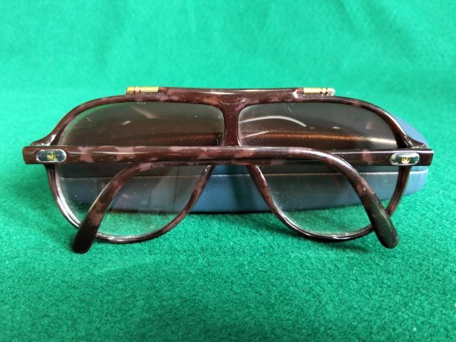 แว่นกันแดด vintage ทรง Aviator แบรนด์ Jean Chartant ยุค 90 หายากตัวเฟรมลายกระสีน้ำตาลกระจกทูโทนสีชาอ่อนๆใส่สบายตัวเบา  รูปที่ 10