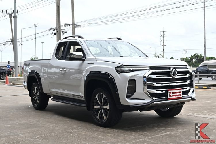 รถ MG Extender 2.0 Grand X สี ขาว