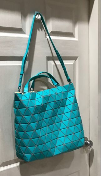 ไม่ระบุ เขียว หนังเทียม Bao Bao Issey Miyake  ลดราคา Issey Miyake แท้ ใบใหญ่ สภาพดี 