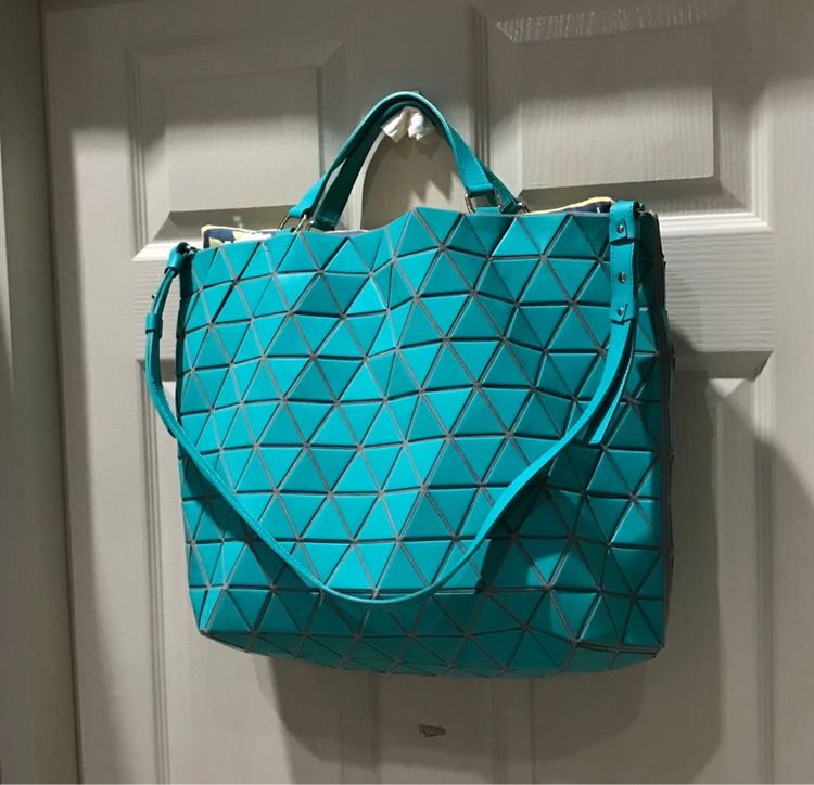  ลดราคา Issey Miyake แท้ ใบใหญ่ สภาพดี  รูปที่ 2