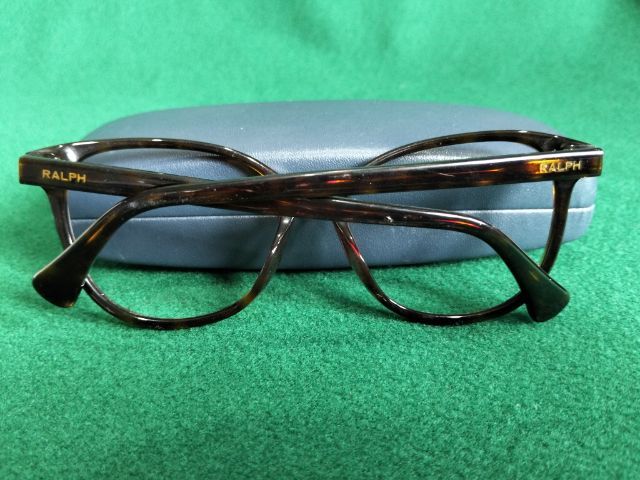 กรอบแว่นตาแบรนด์ Ralph Lauren รุ่น RA5282U แท้ ขนาด 55-18-140 mm.เฟรมสีน้ำตาลลายกระข้างในก้านมีการเสริมเหล็กทนทานและเบาสภาพไม่มีชำรุดและหัก รูปที่ 8