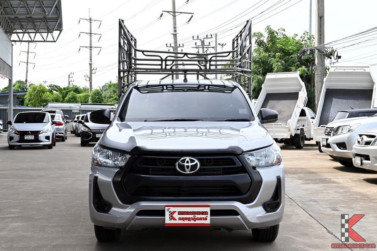 Toyota Hilux Revo 2023 2.8 ENTRY STANDARD CAB Pickup ดีเซล ไม่ติดแก๊ส เกียร์ธรรมดา บรอนซ์เงิน รูปที่ 2