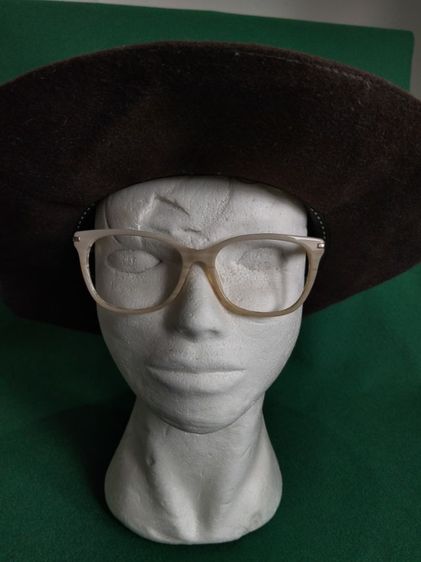 กรอบแว่นตาท่านหญิงแบรนด์ Carla zampatti 04 รุ่น 04 ผลิตในออสเตรเลีย ขนาด 53-16-140mm.เฟรมสีชานมลายกระเหมือนเขาสัตว์สภาพเกือบใหม่ รูปที่ 3