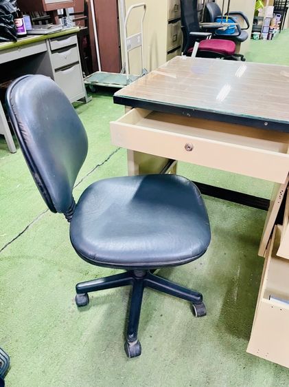 ชุดโต๊ะเหล็ก Kingdom ทอปกระจก พร้อมเก้าอี้ รูปที่ 5